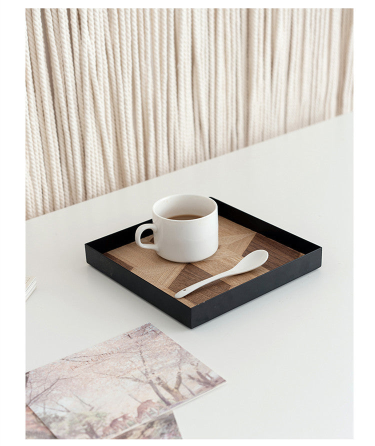 Dekoratives Tablett aus Schmiedeeisen und Holz